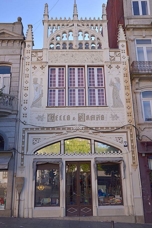 livraria lello bookstore porto