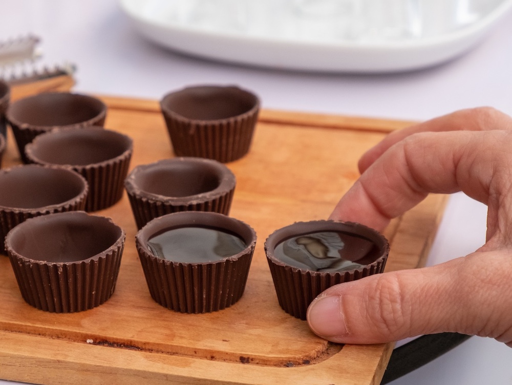 ginja in chocolate cups