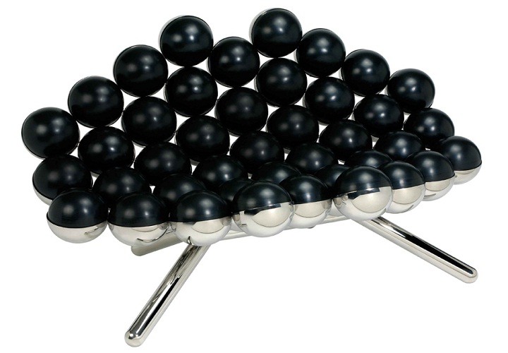 riluc toni grilo many worlds chair