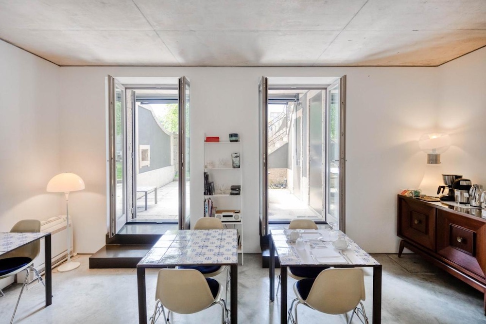 casa do conto dining room
