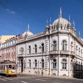 embaixada lisbon shopping