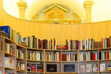 Livraria de Santiango obidos, igreja de sao tiago obidos,