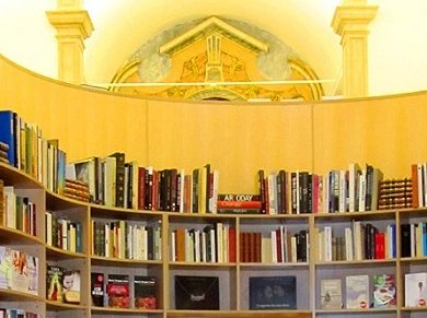 Livraria de Santiango obidos, igreja de sao tiago obidos,