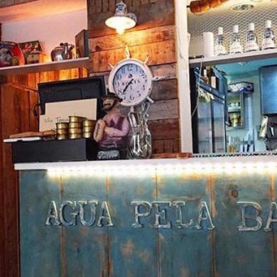 agua pela barba