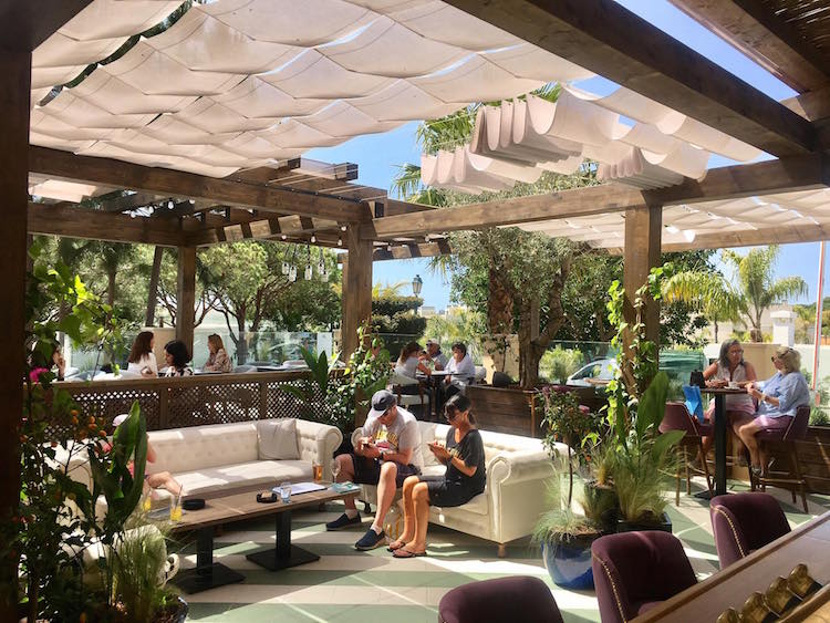 the cheeky pup quinta do lago irish pub,