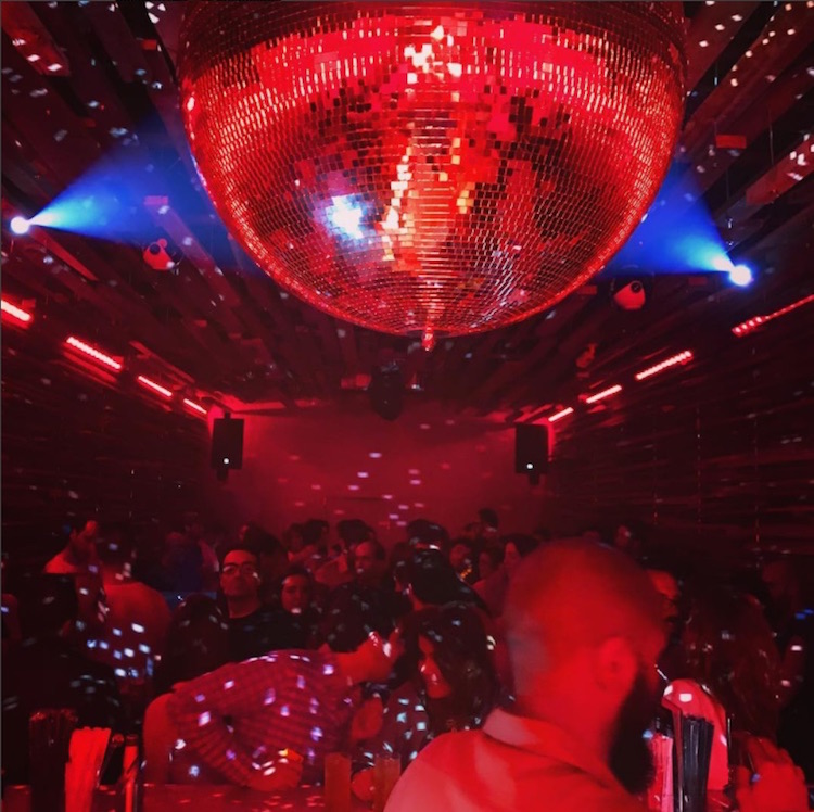 champs red bar nightclub porto,