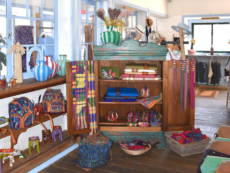 manumaya comporta shopping,