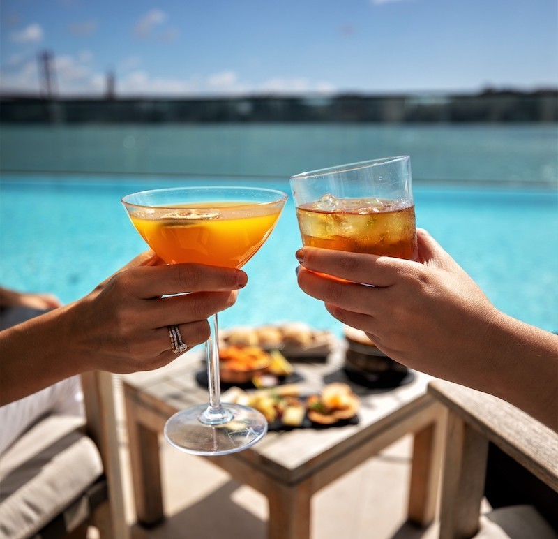 sud lisboa pool lounge