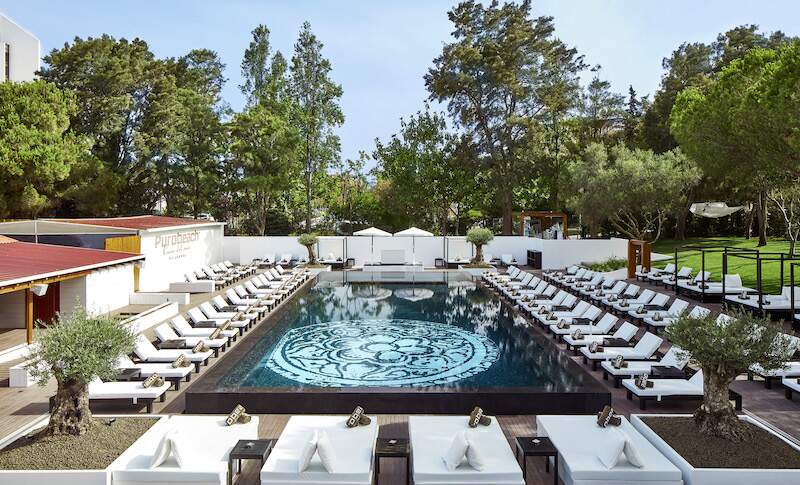Purobeach Vilamoura poolside