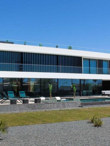 Algarve Contemporary Villa Porches Rent