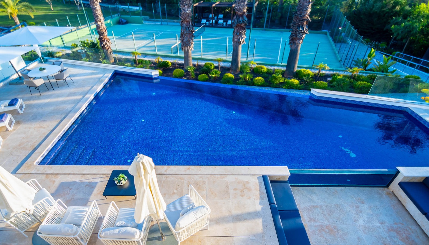 deluxe villa porches