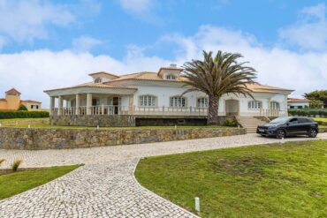 Sintra Colares Seafront for Rent