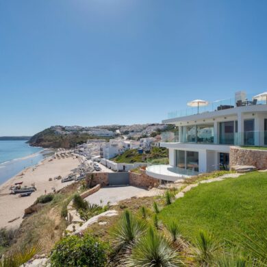 beach front praia salema