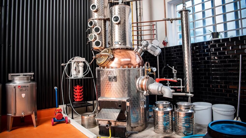 portugal gin distilling