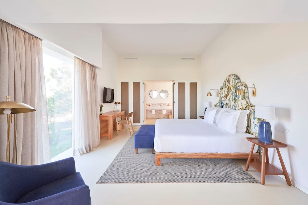 Praia do Canal Hotel