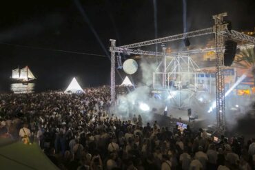 Carvoeiro Black White Party